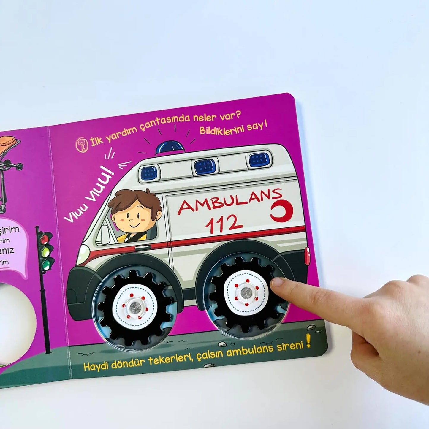 Tekerlekler İş Başında - Kahraman Acil Yardım Araçlarım (Räder im Einsatz - Meine Helden der Notfallfahrzeuge)